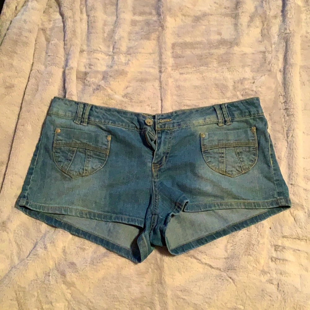 L.e.i Jean shorts
